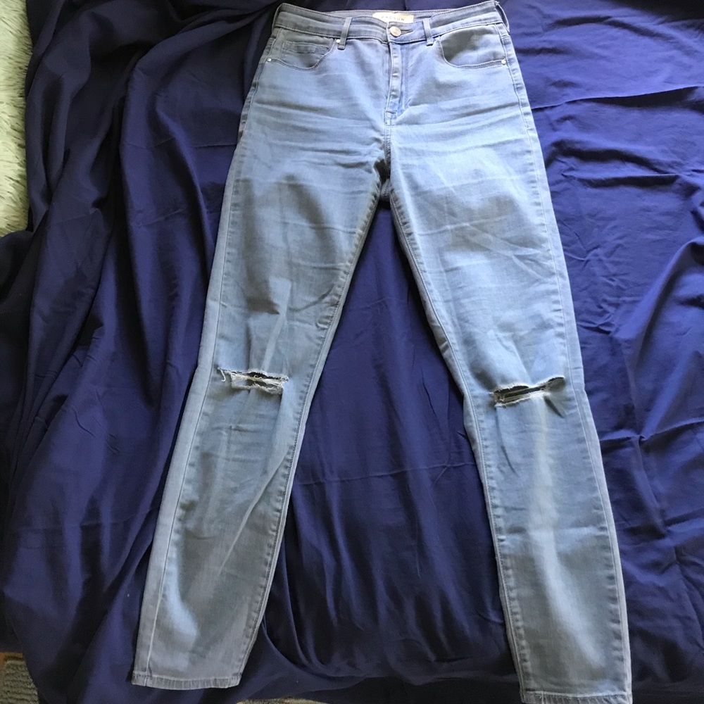 PacSun Light Wash Jeans with holes in knees